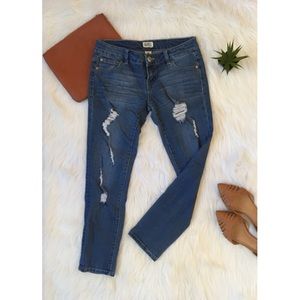 SOLD-💯Nordstrom- Celebrity Pink Distressed  Jeans